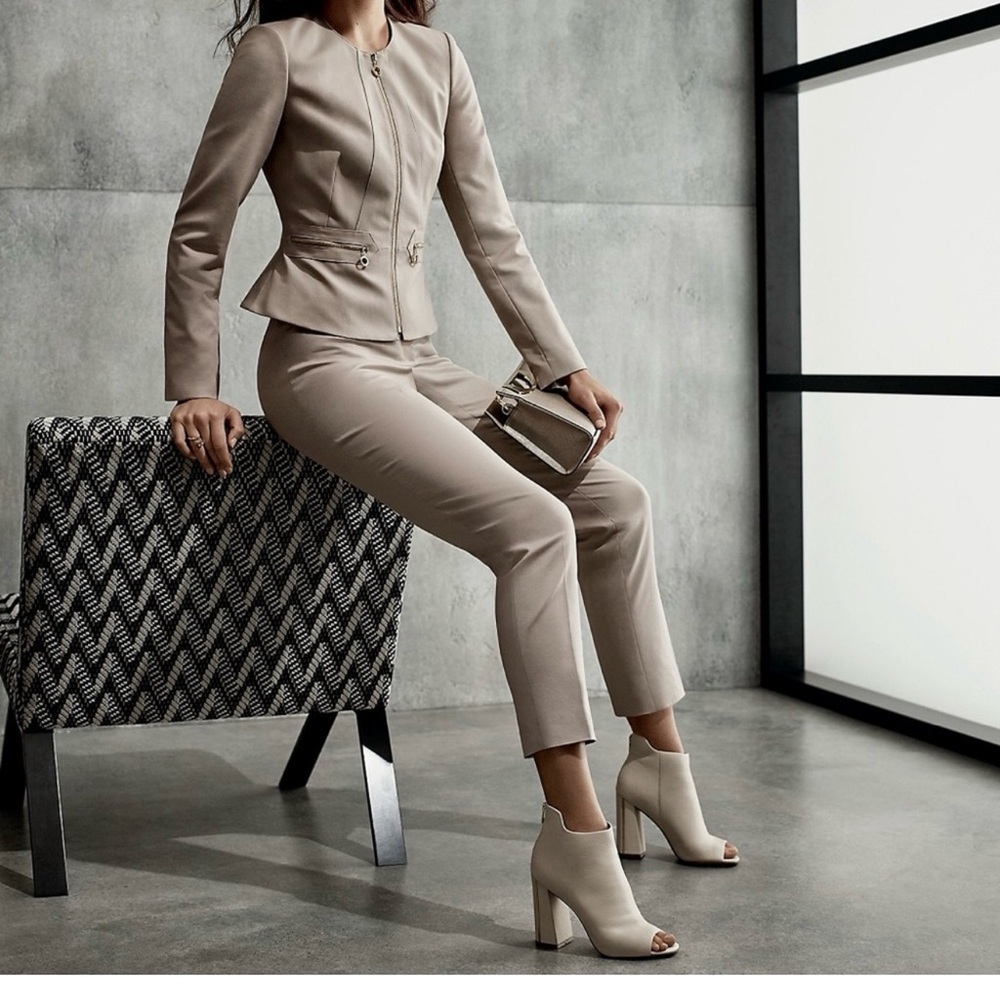 Calvin Klein Women's Peplum Cream Blazer Preppy Office Chic Luxury